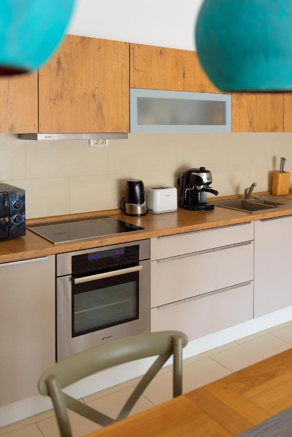 New Stylish Flat Near Old Town Appartamento
